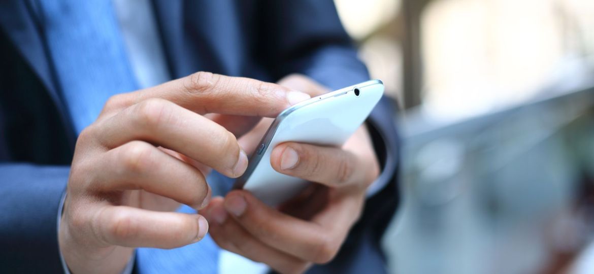 Exact IT - Mobile Security Showdown Cellular Network vs. Wi-Fi